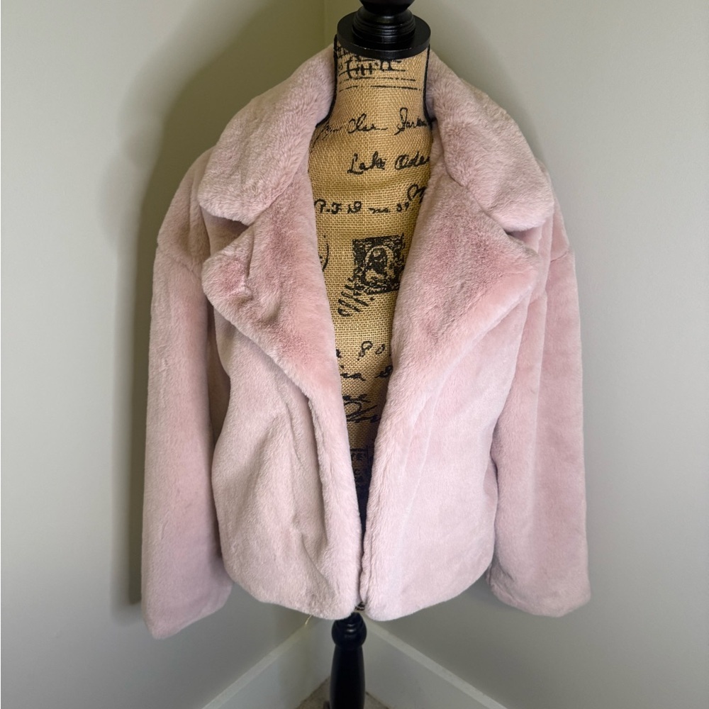 26 International Soft Pink Teddy Jacket - Picture 3 of 7